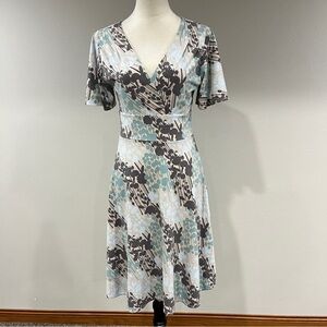 BCBGMaxazria Floral Wrap-Style Short Sleeve Dress in Teal and Gray size small